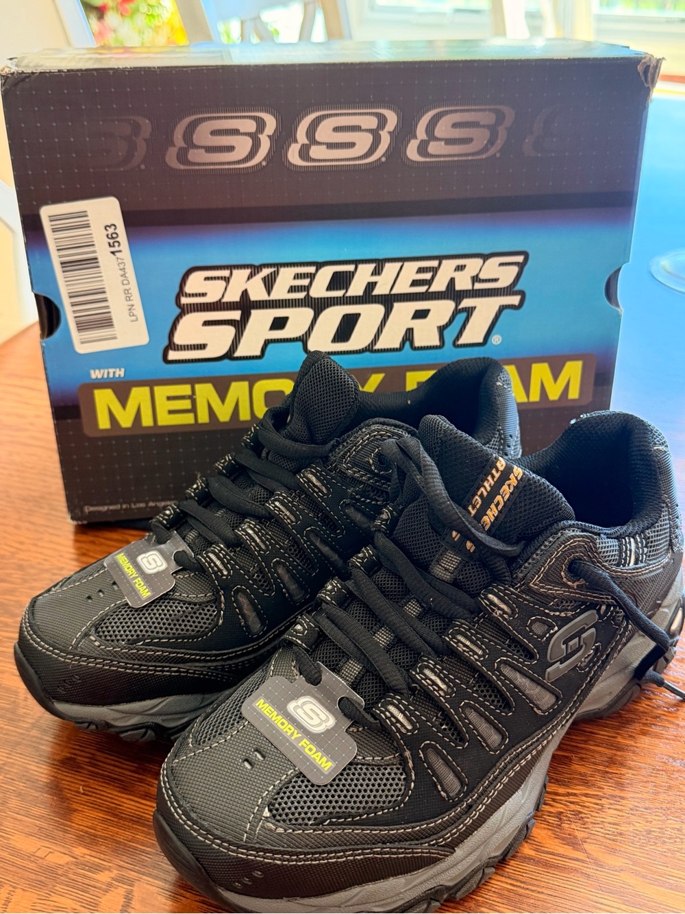 Skechers Black Memory Foam Lace-Up Sneakers new with tag and box